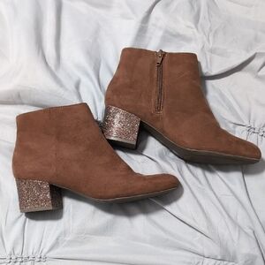 Elegant Brown Ankle Boots with Glitter Heel